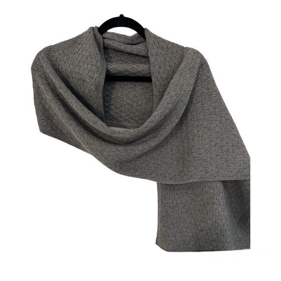 NWOT | Echo New York | Grey Patterned Knit Scarf - Picture 5 of 16